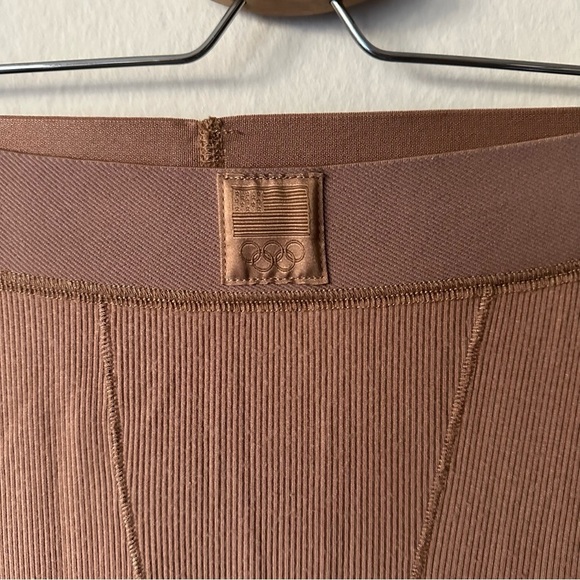 SKIMS SIENNA LIMITED EDITION TEAM USA BOXER LEGGINGS Small - Picture 11 of 11